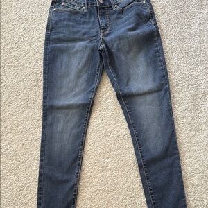 Denizen from Levi's Blue Skinny Jeans with Modern Tapered Fit
